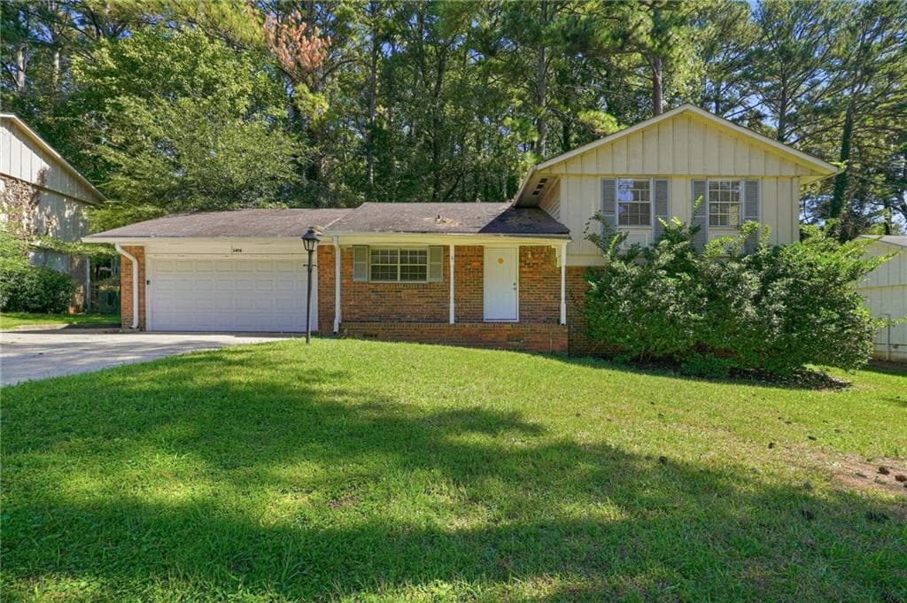 3 bedroom, 2 bathroom, 1,580 sq ft home for sale at 1478 Spruce Ridge Way, Stone Mountain, GA