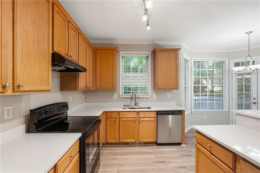 5 bedroom, 4 bathroom, 3,614 sq ft single family residence for sale at 4325 Celebration Drive, Atlanta, GA 30331 — photo 7