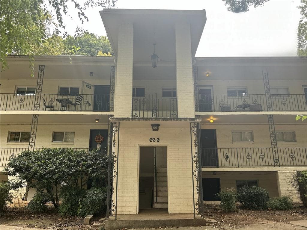 2 bedroom, 1 bathroom, 609 sq ft home for sale at 699 Argonne Avenue 3, Atlanta, GA
