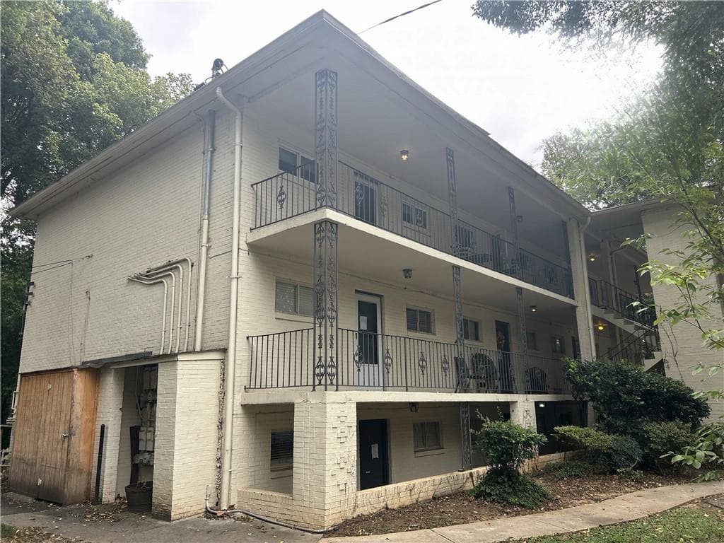 2 bedroom, 1 bathroom, 609 sq ft condominium for sale at 699 Argonne Avenue 3, Atlanta, GA 30308 — photo 2