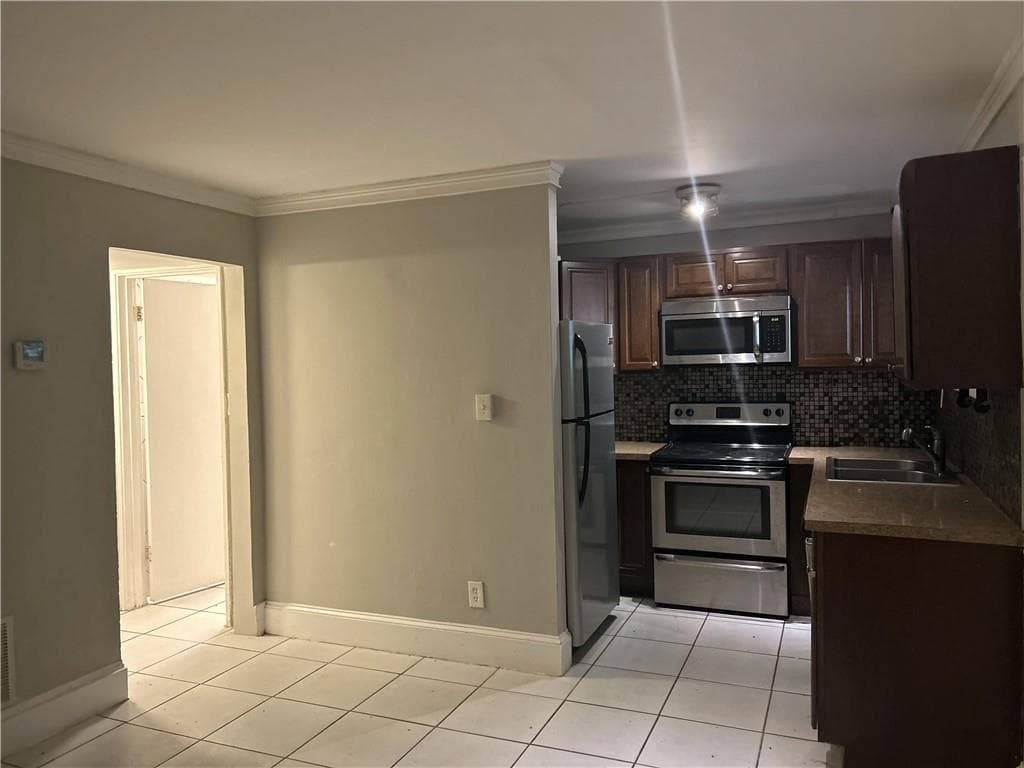 2 bedroom, 1 bathroom, 609 sq ft condominium for sale at 699 Argonne Avenue 3, Atlanta, GA 30308 — photo 6