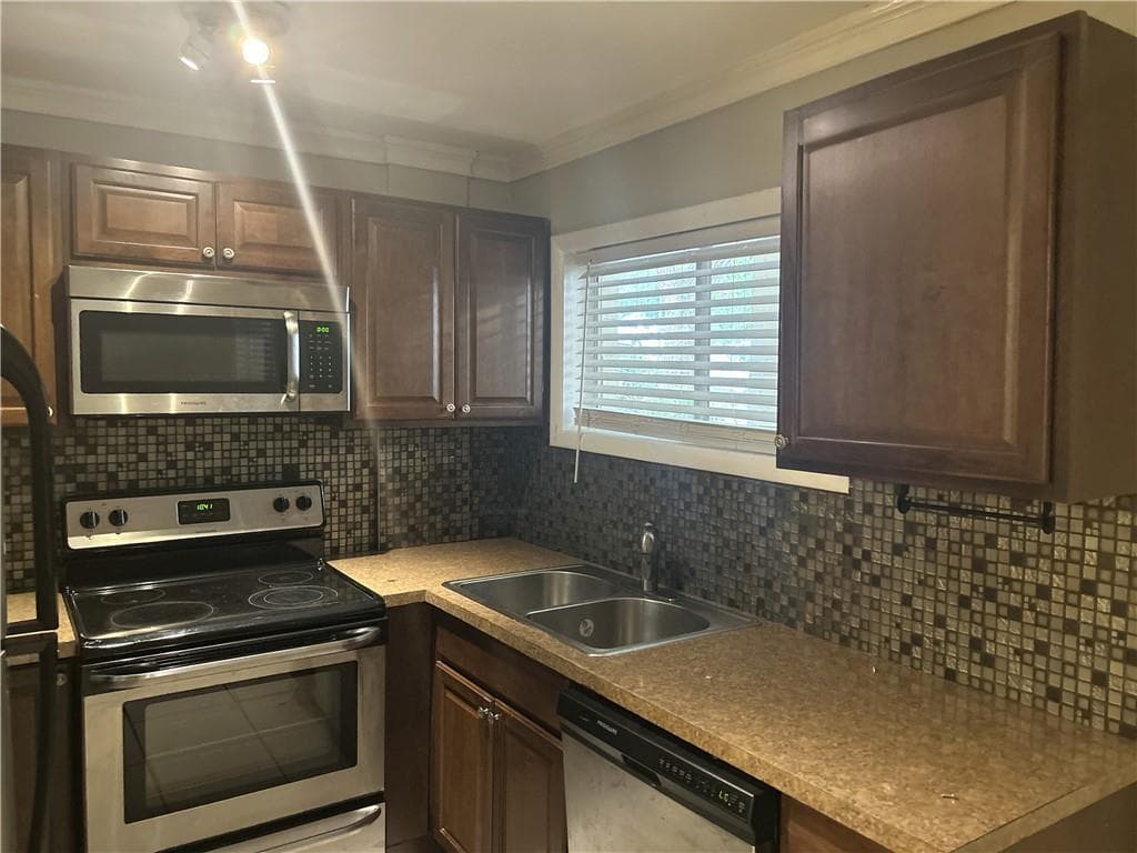 2 bedroom, 1 bathroom, 609 sq ft condominium for sale at 699 Argonne Avenue 3, Atlanta, GA 30308 — photo 7