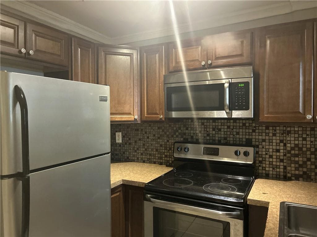 2 bedroom, 1 bathroom, 609 sq ft condominium for sale at 699 Argonne Avenue 3, Atlanta, GA 30308 — photo 8