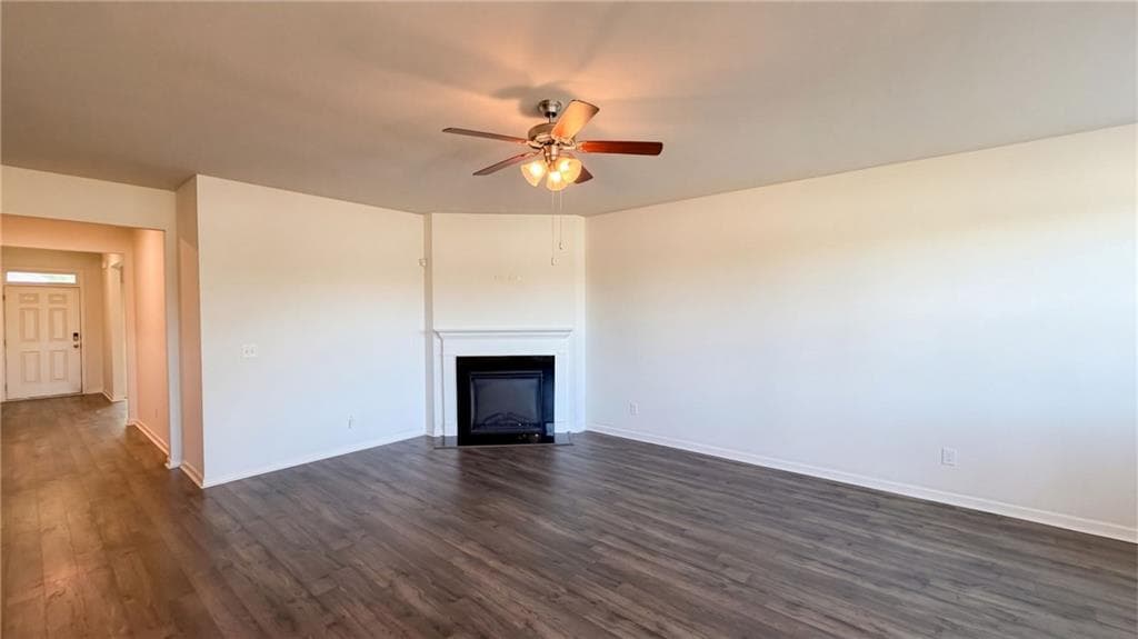 3 bedroom, 2 bathroom, 1,690 sq ft single family residence for sale at 8130 Highland Drive, Covington, GA 30014 — photo 3