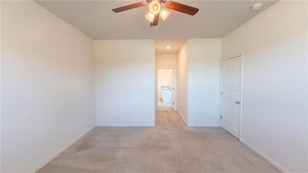3 bedroom, 2 bathroom, 1,690 sq ft single family residence for sale at 8130 Highland Drive, Covington, GA 30014 — photo 4