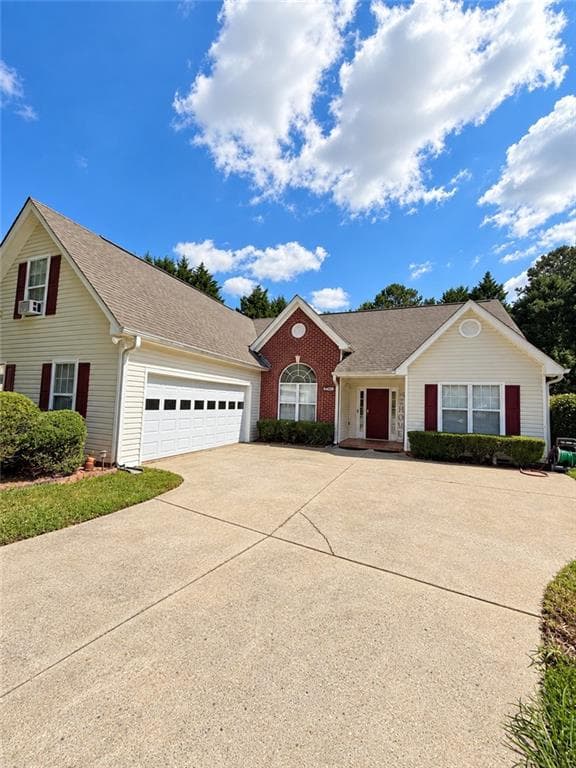 4 bedroom, 2 bathroom, 1,740 sq ft single family residence for sale at 2214 Oakland Farm Dr, Lawrenceville, GA 30046 — photo 2
