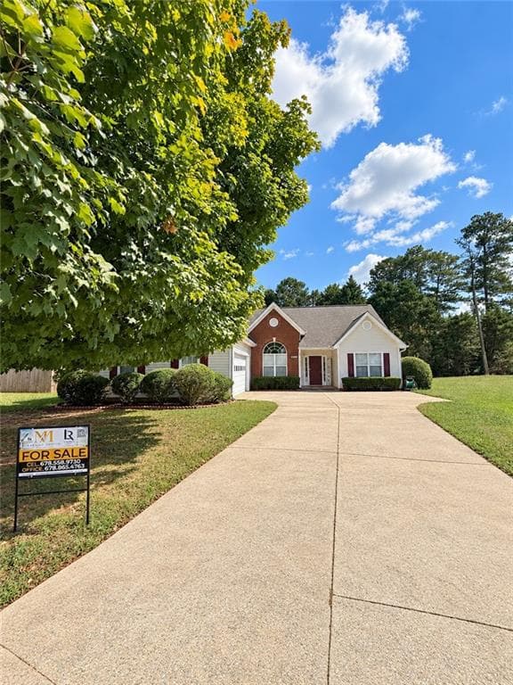 4 bedroom, 2 bathroom, 1,740 sq ft single family residence for sale at 2214 Oakland Farm Dr, Lawrenceville, GA 30046 — photo 4