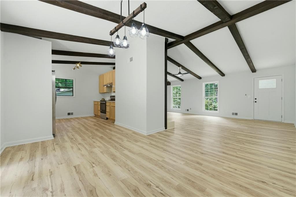 3 bedroom, 2 bathroom, 2,184 sq ft single family residence for sale at 411 Hunters Lane, Woodstock, GA 30189 — photo 4