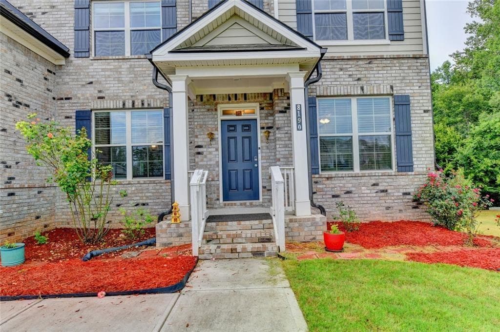 5 bedroom, 4 bathroom, 3,150 sq ft single family residence for sale at 8190 Tiberon Parkway, Cumming, GA 30028 — photo 2