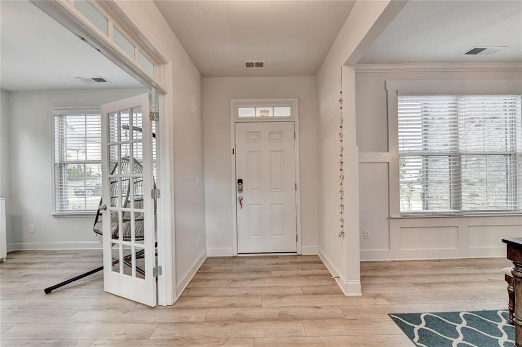 5 bedroom, 4 bathroom, 3,150 sq ft single family residence for sale at 8190 Tiberon Parkway, Cumming, GA 30028 — photo 3