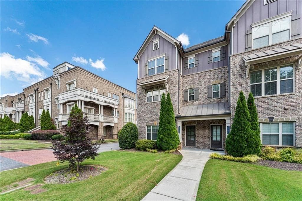3 bedroom, 4 bathroom, 2,296 sq ft townhouse for sale at 1345 Hawthorne Avenue, Smyrna, GA 30080 — photo 2