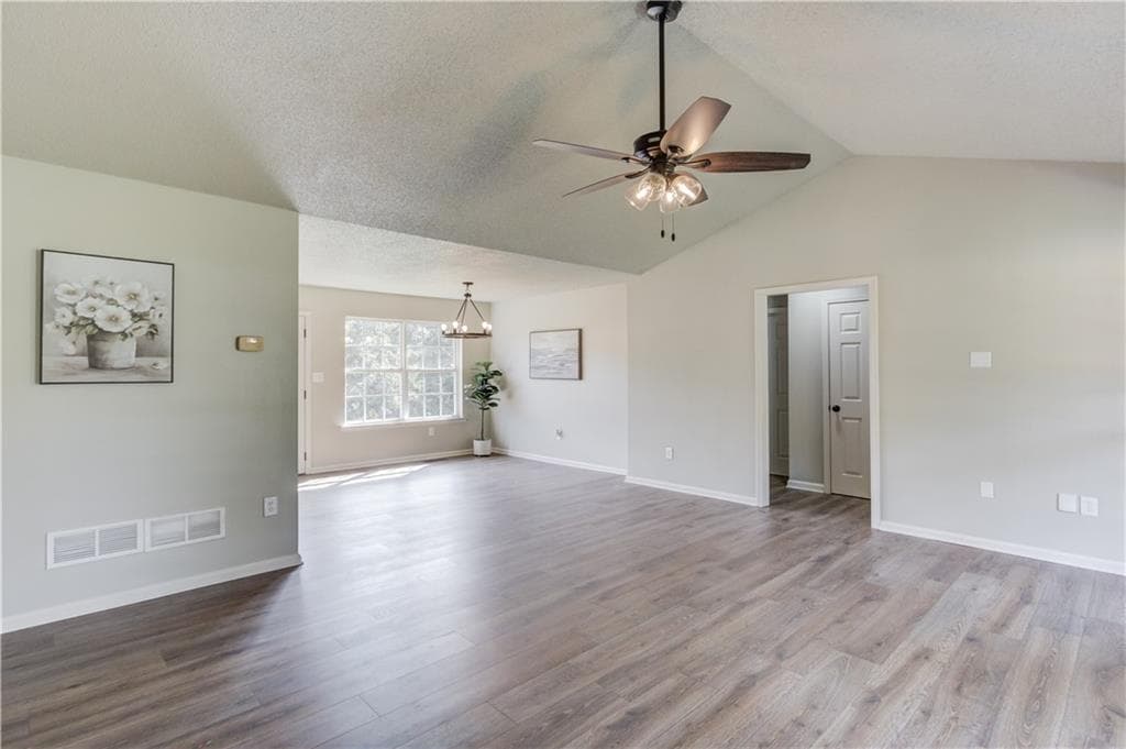 3 bedroom, 2 bathroom, 1,498 sq ft single family residence for sale at 8431 Norris Lake Way, Snellville, GA 30039 — photo 4