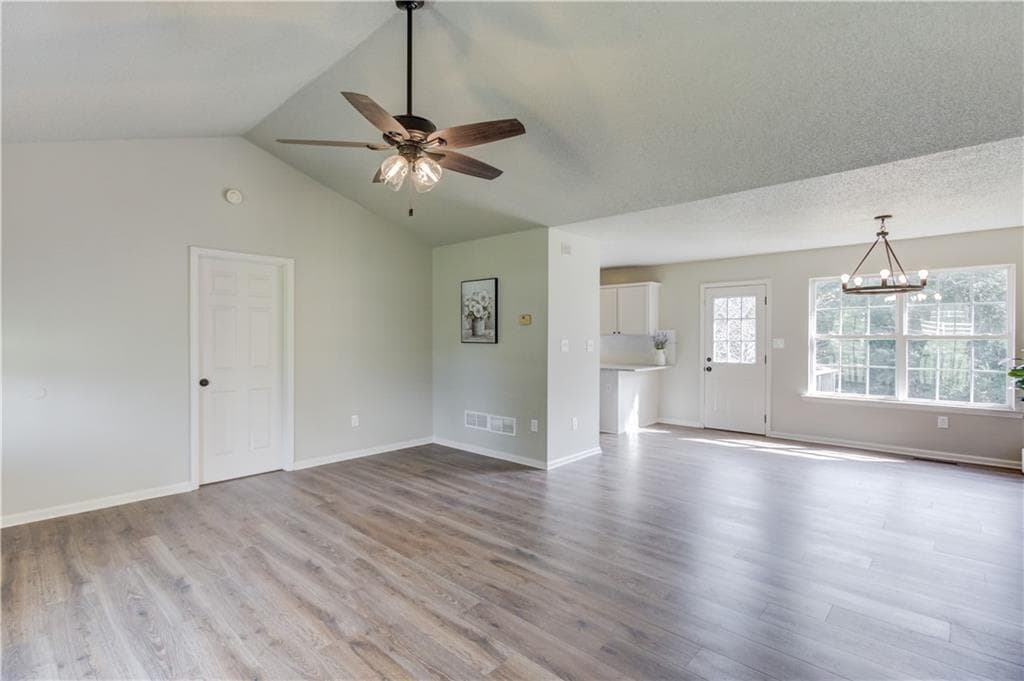 3 bedroom, 2 bathroom, 1,498 sq ft single family residence for sale at 8431 Norris Lake Way, Snellville, GA 30039 — photo 8