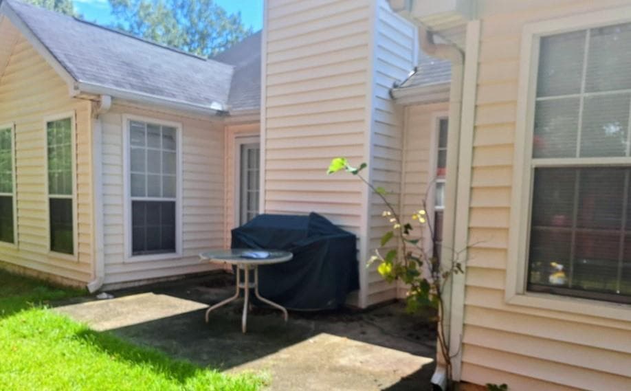 3 bedroom, 2 bathroom, 1,673 sq ft single family residence for sale at 506 FIELDGREEN Drive, Jonesboro, GA 30238 — photo 2