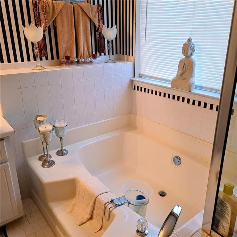3 bedroom, 2 bathroom, 1,673 sq ft single family residence for sale at 506 FIELDGREEN Drive, Jonesboro, GA 30238 — photo 6