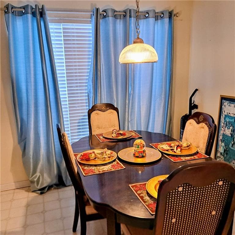 3 bedroom, 2 bathroom, 1,673 sq ft single family residence for sale at 506 FIELDGREEN Drive, Jonesboro, GA 30238 — photo 4