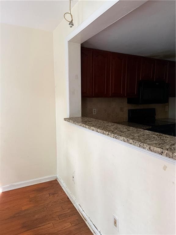 3 bedroom, 3 bathroom, 1,470 sq ft townhouse for sale at 7750 Roswell Road 8C, Sandy Springs, GA 30350 — photo 7