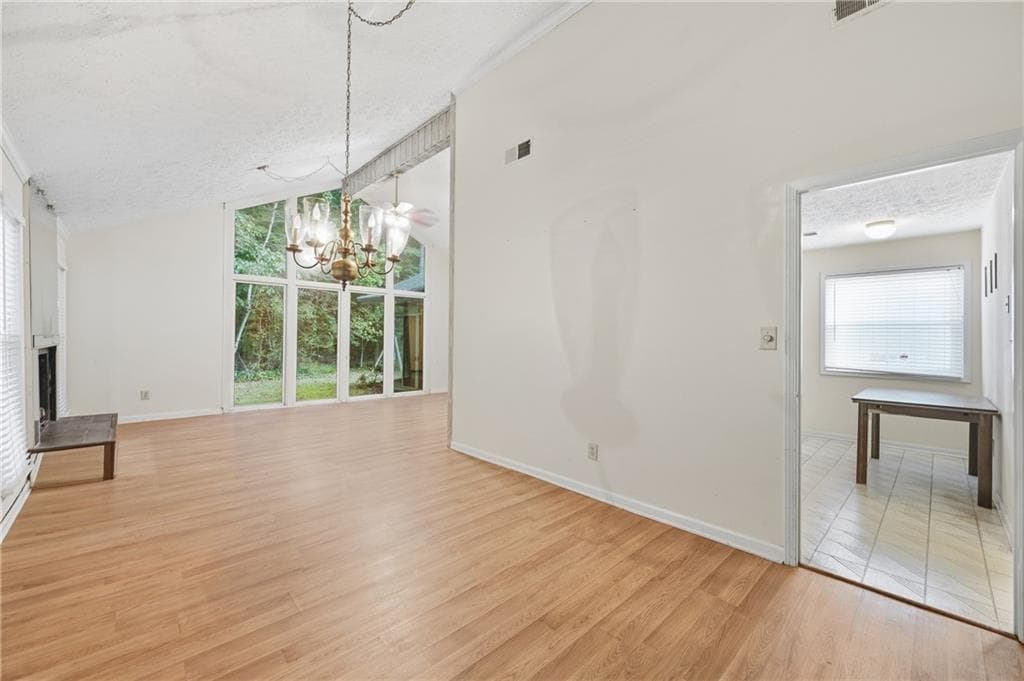 3 bedroom, 2 bathroom, 1,932 sq ft single family residence for sale at 2920 Creek Park Drive, Marietta, GA 30062 — photo 6