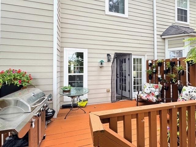 2 bedroom, 3 bathroom, 1,424 sq ft townhouse for sale at 2021 Pinnacle Pointe Drive, Norcross, GA 30071 — photo 2
