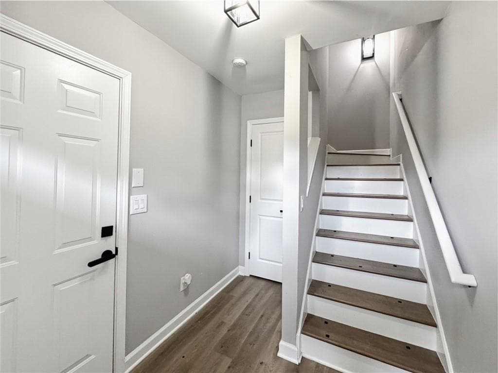 2 bedroom, 3 bathroom, 1,424 sq ft townhouse for sale at 2021 Pinnacle Pointe Drive, Norcross, GA 30071 — photo 5