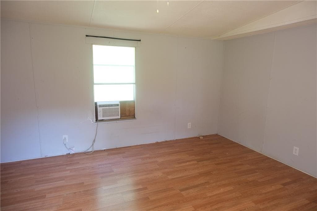 2 bedroom, 2 bathroom, 980 sq ft single family residence for rent at 6175 leigh Lane, Gainesville, GA 30506 for $1,500 a month — photo 7