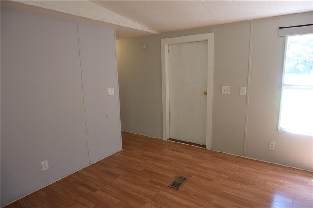 2 bedroom, 2 bathroom, 980 sq ft single family residence for rent at 6175 leigh Lane, Gainesville, GA 30506 for $1,500 a month — photo 8