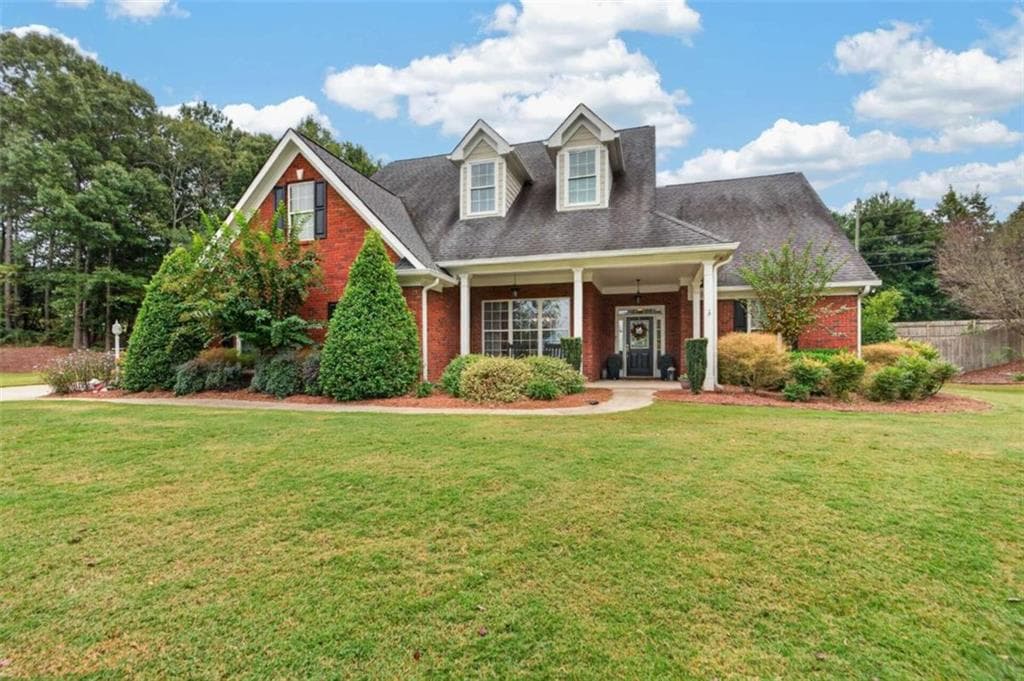 4 bedroom, 4 bathroom, 2,536 sq ft home for sale at 224 Amelia Way, Loganville, GA