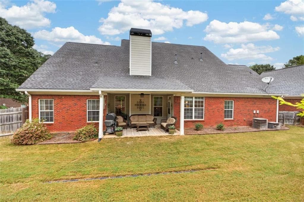 4 bedroom, 4 bathroom, 2,536 sq ft single family residence for sale at 224 Amelia Way, Loganville, GA 30052 — photo 4