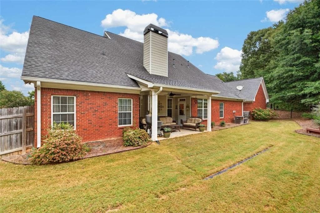 4 bedroom, 4 bathroom, 2,536 sq ft single family residence for sale at 224 Amelia Way, Loganville, GA 30052 — photo 5