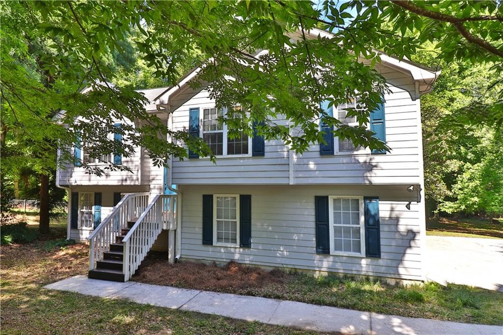 4 bedroom, 3 bathroom, 1,823 sq ft single family residence for sale at 353 Fall View Court, Winder, GA 30680 — photo 3