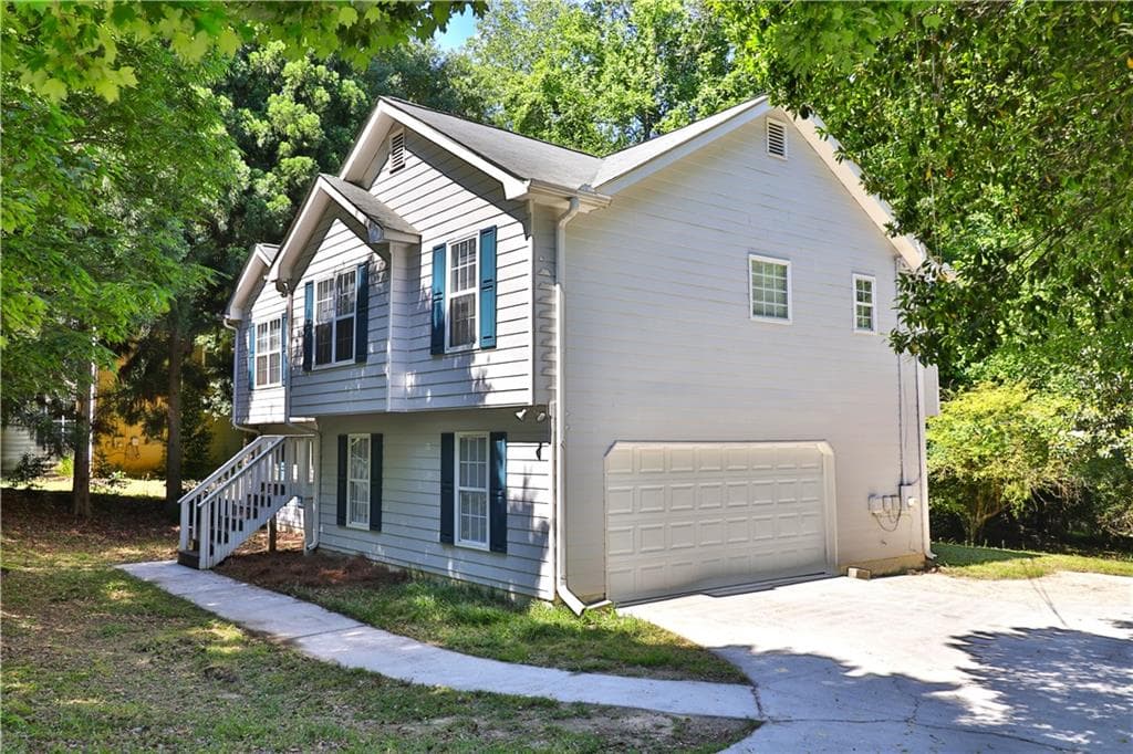 4 bedroom, 3 bathroom, 1,823 sq ft single family residence for sale at 353 Fall View Court, Winder, GA 30680 — photo 5
