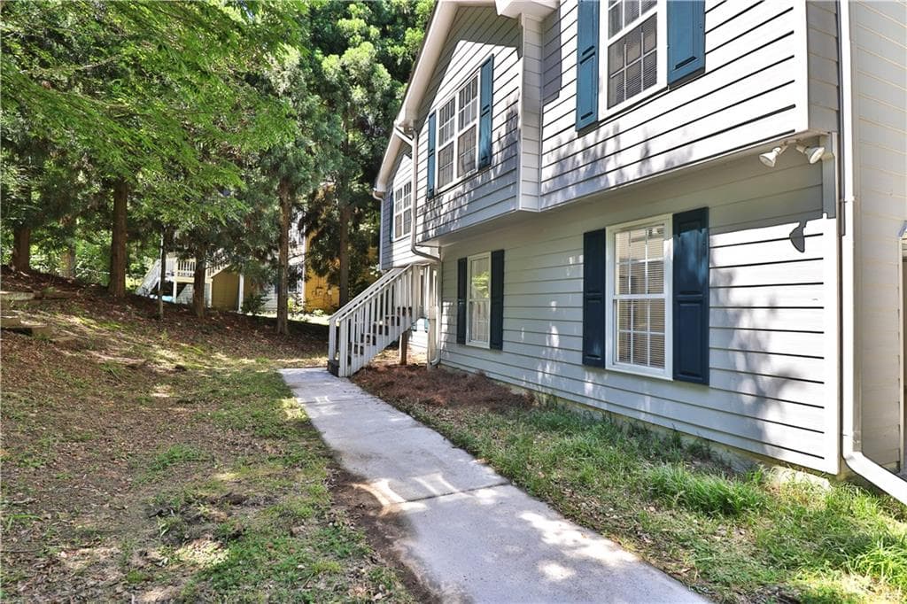4 bedroom, 3 bathroom, 1,823 sq ft single family residence for sale at 353 Fall View Court, Winder, GA 30680 — photo 6