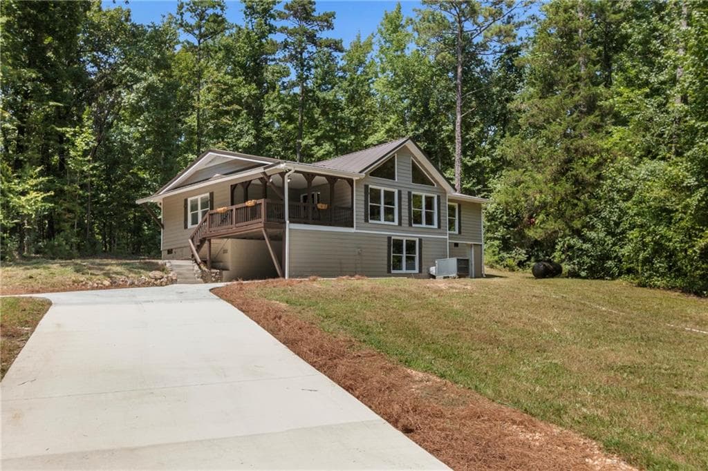 3 bedroom, 2 bathroom, 1,290 sq ft home for sale at 1194 Booger Hollow Road, Lindale, GA