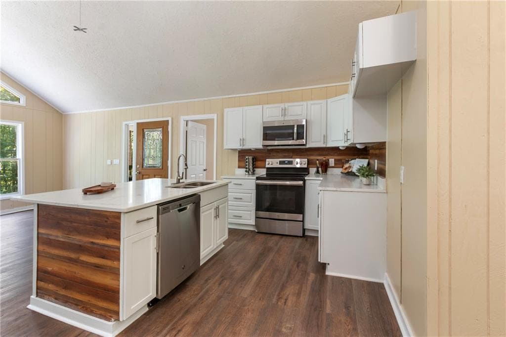 3 bedroom, 2 bathroom, 1,290 sq ft single family residence for sale at 1194 Booger Hollow Road, Lindale, GA 30147 — photo 7