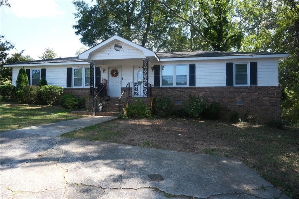 2 bedroom, 1 bathroom, 880 sq ft duplex for rent at 263 New Street apt B, Buford, GA 30518 for $1,550 a month — photo 2