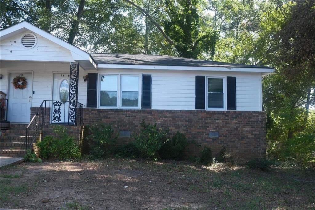 2 bedroom, 1 bathroom, 880 sq ft duplex for rent at 263 New Street apt B, Buford, GA 30518 for $1,550 a month — photo 3