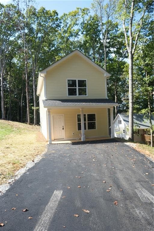 2 bedroom, 3 bathroom, 1,200 sq ft home for sale at 6875 lake view Point, Gainesville, GA
