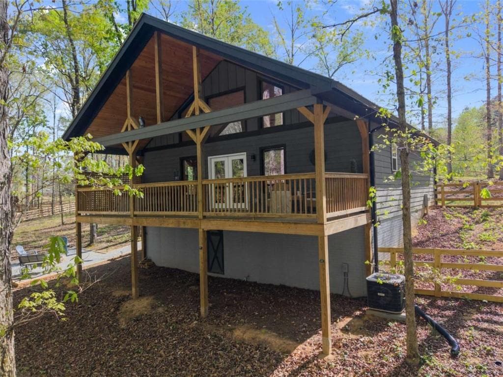 1 bedroom, 1 bathroom, 1,156 sq ft home for sale at 162 Hickory Ridge Drive, Cleveland, GA