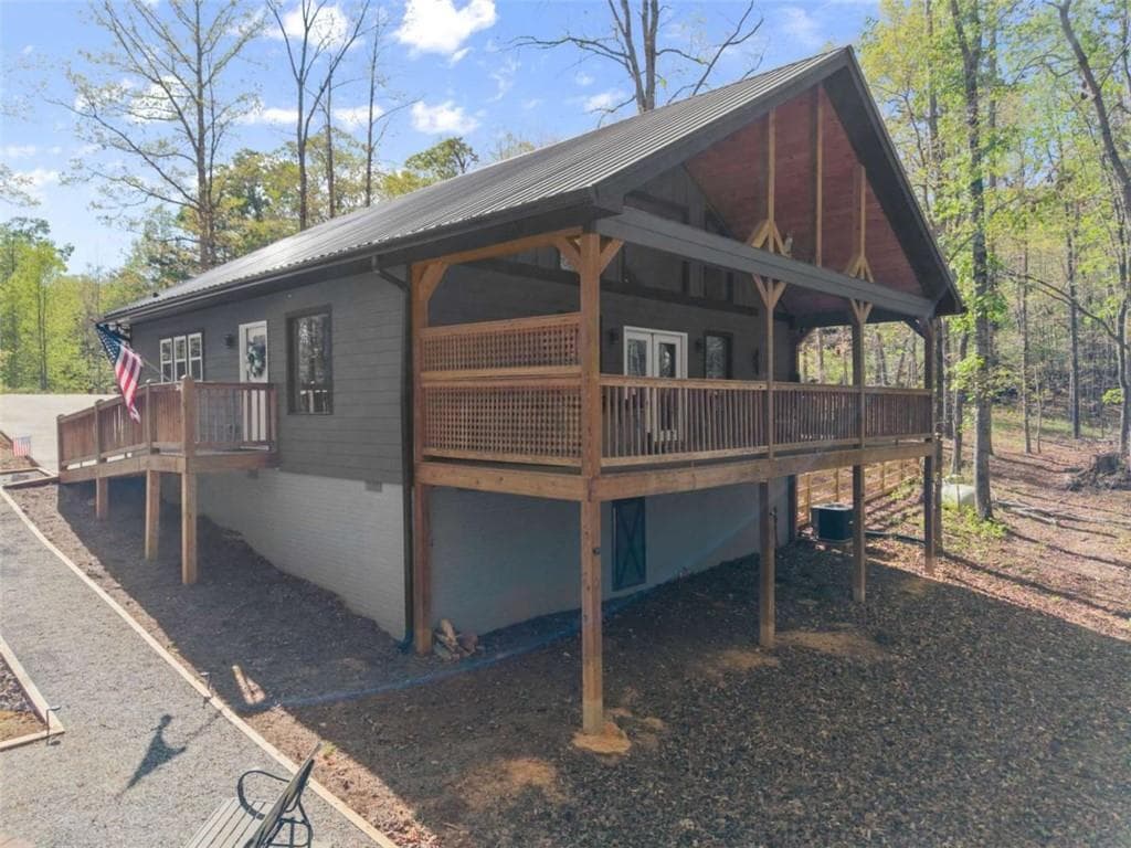 1 bedroom, 1 bathroom, 1,156 sq ft single family residence for sale at 162 Hickory Ridge Drive, Cleveland, GA 30528 — photo 2