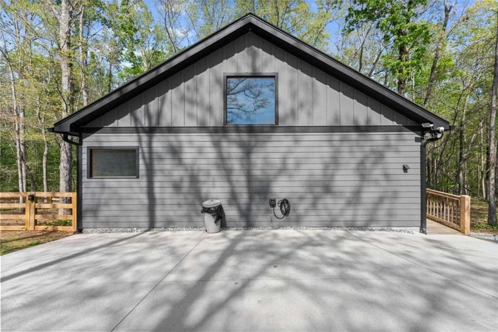1 bedroom, 1 bathroom, 1,156 sq ft single family residence for sale at 162 Hickory Ridge Drive, Cleveland, GA 30528 — photo 3