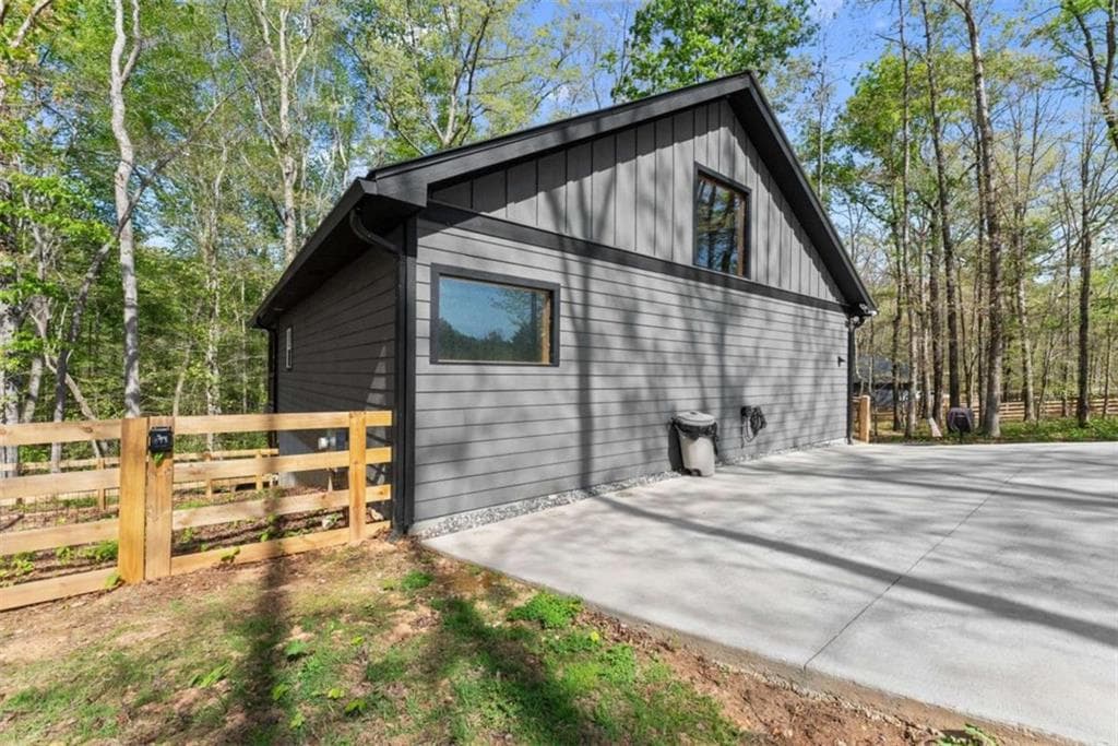 1 bedroom, 1 bathroom, 1,156 sq ft single family residence for sale at 162 Hickory Ridge Drive, Cleveland, GA 30528 — photo 4
