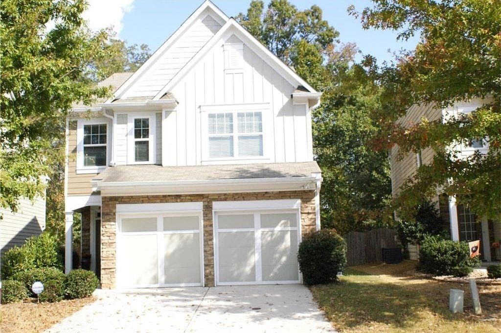 4 bedroom, 3 bathroom, 1,975 sq ft single family residence for rent at 5530 Crestwick Way, Cumming, GA 30040 for $2,095 a month