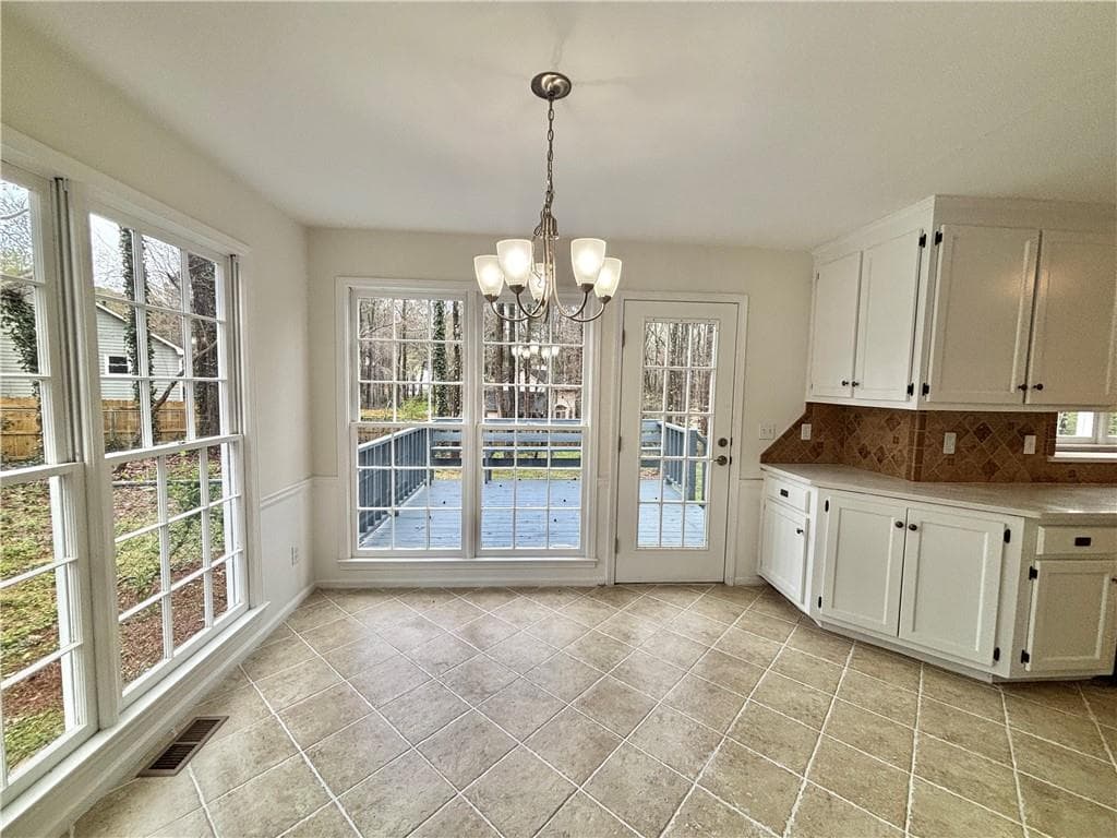 3 bedroom, 3 bathroom, 2,320 sq ft single family residence for sale at 5040 Doubletree Drive, Cumming, GA 30040 — photo 8