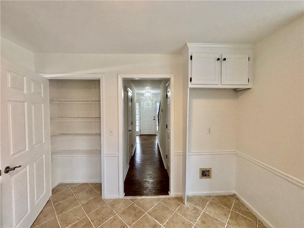 3 bedroom, 3 bathroom, 2,320 sq ft single family residence for sale at 5040 Doubletree Drive, Cumming, GA 30040 — photo 9
