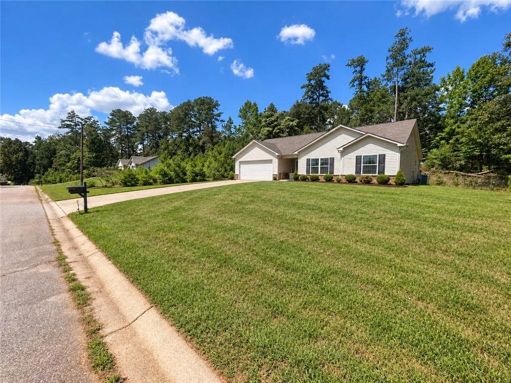 3 bedroom, 2 bathroom, 1,420 sq ft single family residence for sale at 101 Freedom Court, Temple, GA 30179