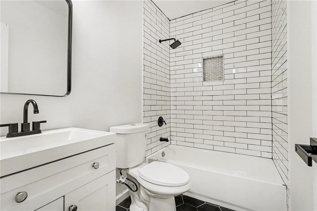 3 bedroom, 2 bathroom, 1,334 sq ft single family residence for sale at 951 Reed Avenue, East Point, GA 30344 — photo 9