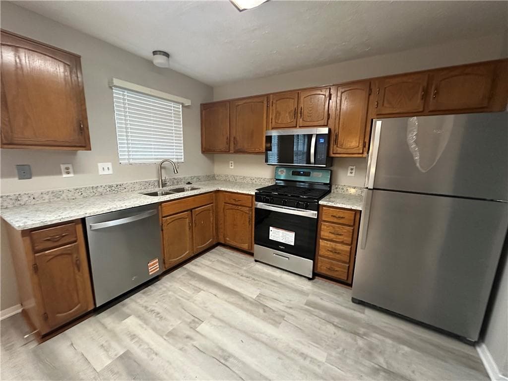 3 bedroom, 3 bathroom, 1,575 sq ft single family residence for rent at 115 Yatley Court, Alpharetta, GA 30022 for $2,095 a month — photo 2