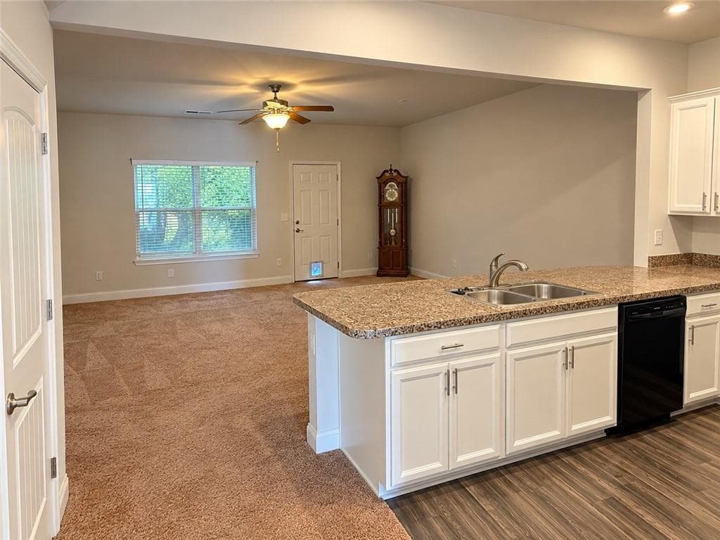 2 bedroom, 3 bathroom, 1,542 sq ft townhouse for sale at 5358 Creekview Lane, Morrow, GA 30260 — photo 3