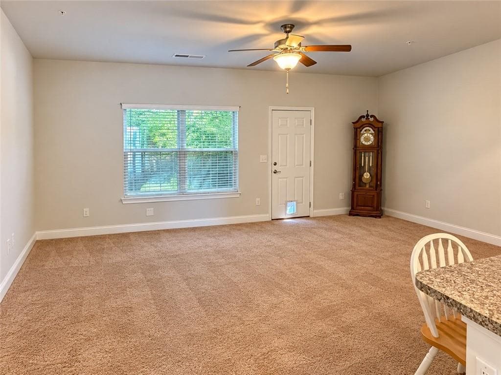 2 bedroom, 3 bathroom, 1,542 sq ft townhouse for sale at 5358 Creekview Lane, Morrow, GA 30260 — photo 4