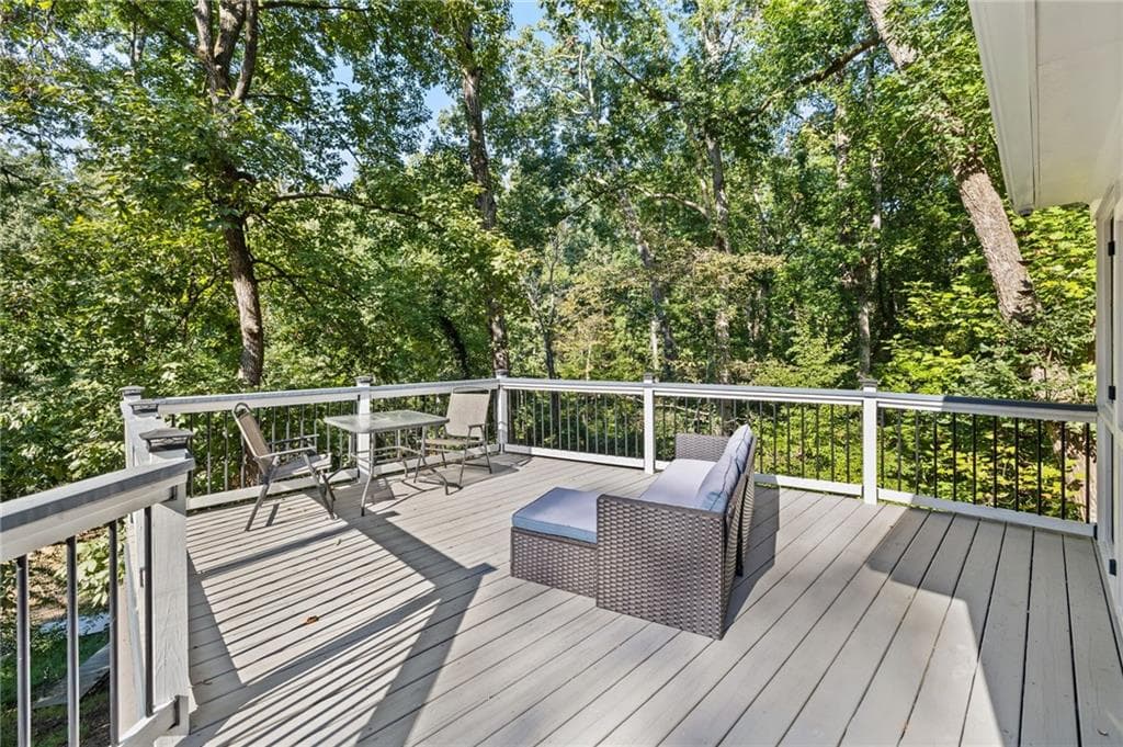 3 bedroom, 3 bathroom, 2,412 sq ft single family residence for sale at 9170 Lisa Circle, Gainesville, GA 30506 — photo 5